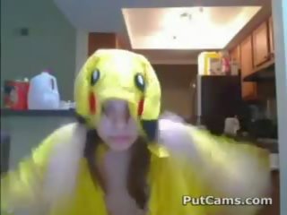 迷人 ms 在 pikachu 服装 手淫 同 振子