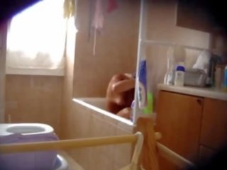 मेरे मुंहतोड़ कदम बहन 19 spied में the बातरूम