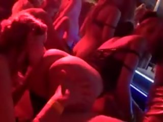 熱氣騰騰 誘人 俱樂部 行動