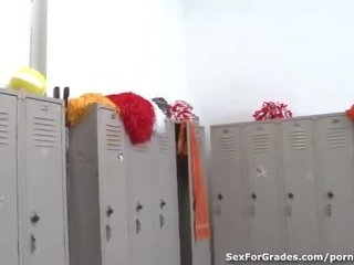 Мажоретка мръсен клипс в на шкафче стая