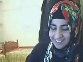 Clip - Hijab girlfriend Showing Ass On Webcam
