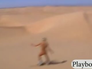 Badass playmates sandboarding 和 fishing 而 所有 裸