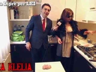Young female divina klelia destroys and cooks a iki adam of taşşak for andrea diprè
