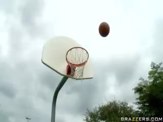 Adulto vídeo e basquete