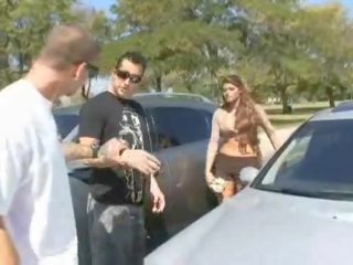 Love stories of magnificient damsel driver