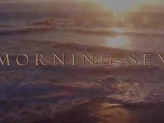Buổi sáng x xếp hạng video với katie kush phía sau các cảnh