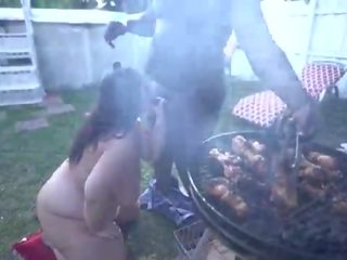 大美女 玫瑰 库什 吸 离 老 黑色 男人 在 bbq