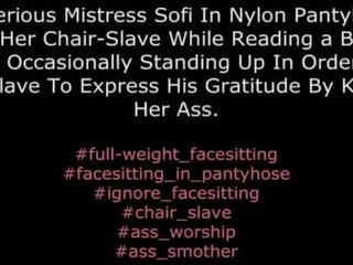 Milenec sofi v nylon punčocháče full-weight facesitting zatímco reading a kniha - tento je an absolutní ignorant femdom