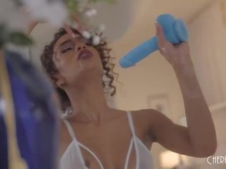 Tudo natural negra diva scarlit escândalo dedos cona em lingerie