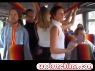 Джейн краля обмацана на в автобус &excl;