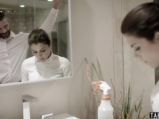 Wealthy man intimidates his gyz into ýalaňaç arassalamak