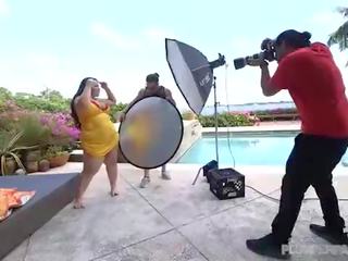 Pretty BBW Emma Bailey Fucks Stud Photographer