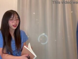 爬行 医 人 convinces 年轻 医 医 男人 韩国 mademoiselle 到 他妈的 到 得到 先