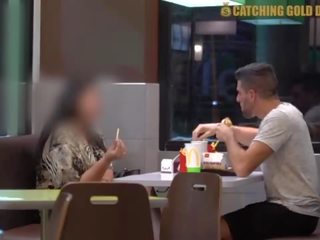 Vékony fickó van egy elképesztő x névleges film -val egy rendkívüli módon csodálatos colombian bbw&excl;