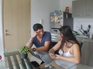 Μι amiga termina con su novio cornudo y aprovecho para follarmela