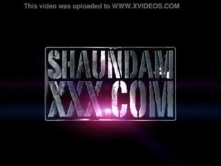 Eliza 希望 一 大 巧克力 糖果 酒吧 和 shaundam 是 這裡 到 飼料 她的