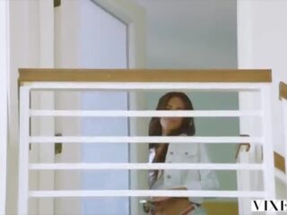 意地の悪い女 楽しいです ティーン フック アップ ととも​​に 彼女の ファンタジー 巨人 コック