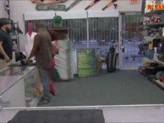 烏木 的陰戶 搗爛 為 該 高爾夫球 clubs