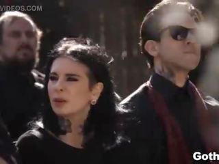 Goth young lady Marley Brinx fucked at the funeral