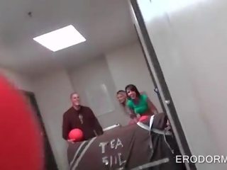 Trasformato su adolescenza in università planning un dormitorio stanza sesso festa